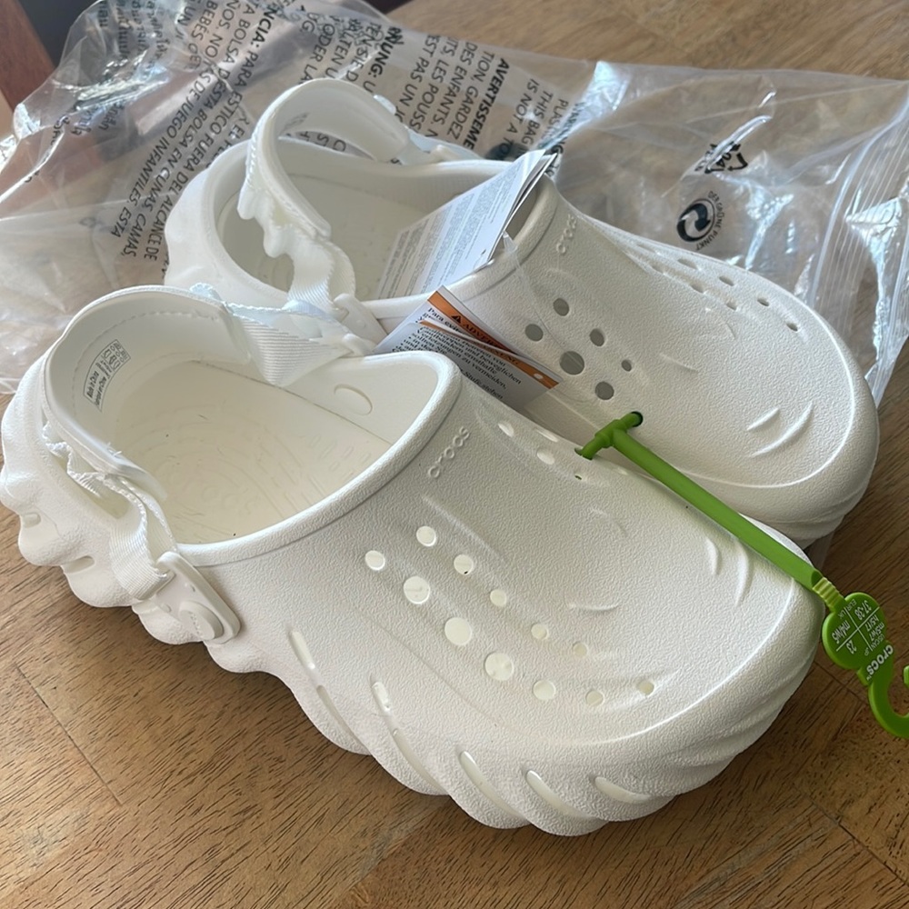 Echo clog croc brand new